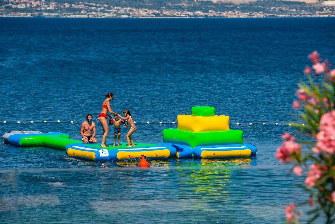 Acadia Beach Villas & Apartments Slatine Croatia