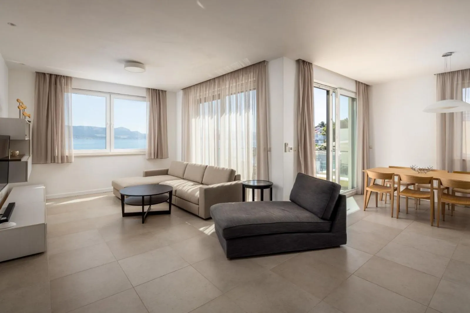 Acadia Beach Villas & Apartments Slatine